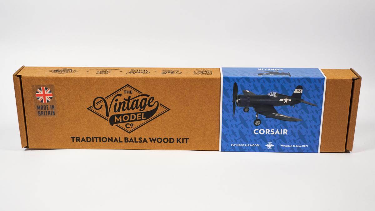 Vintage Model Co – Kit Avion Corsair F4U En Balsa – Vol Libre – Maquette à Construire – Dès 14 Ans – Cadeau Passionné
